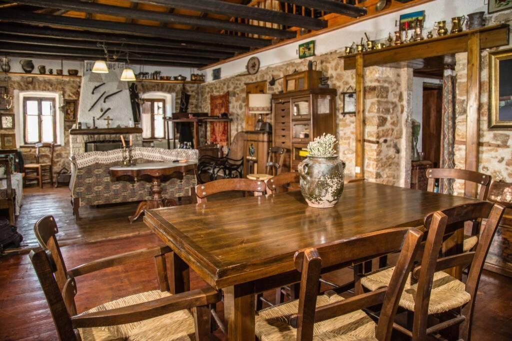 Вілла Pontinos Old House Мілої Екстер'єр фото