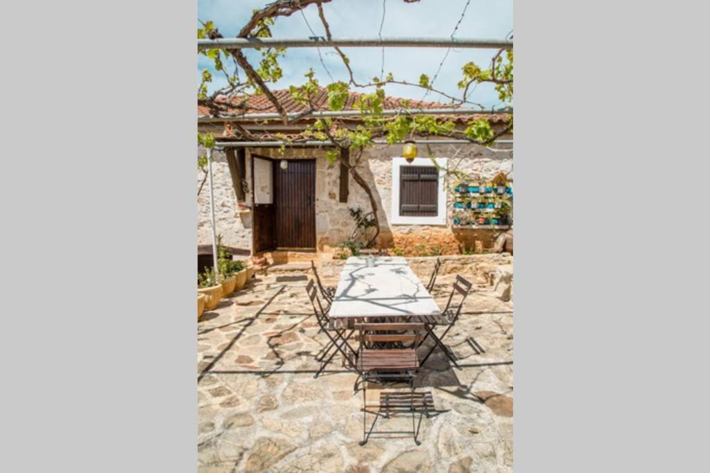 Вілла Pontinos Old House Мілої Екстер'єр фото